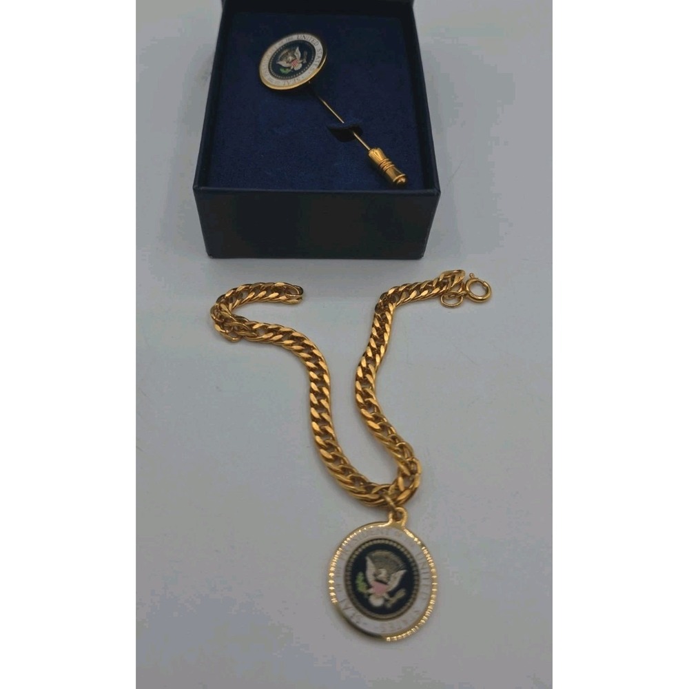 Vintage 80's Ronald Reagan Commemorative Charm Bracelet 7.25" Lapel Stick Pin